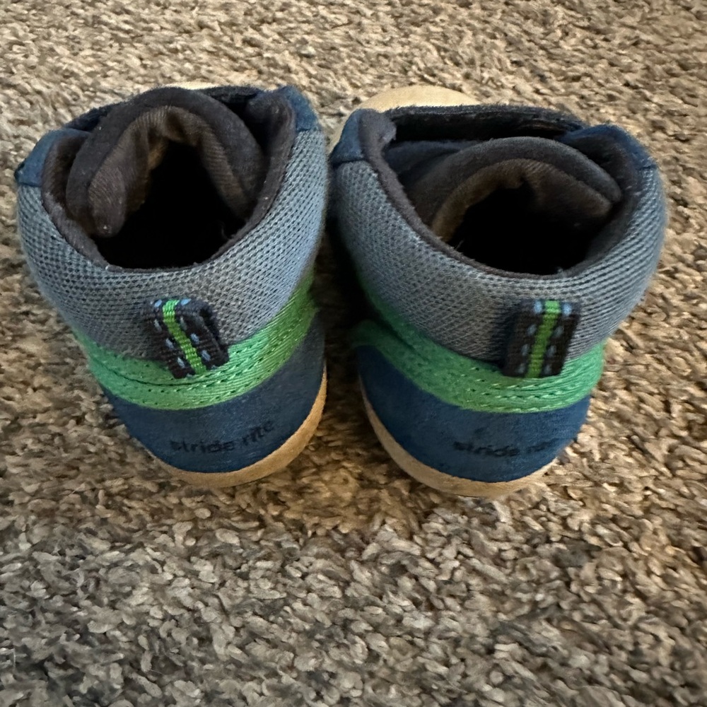 Stride Rite Hight Tops - Picture 2 of 4